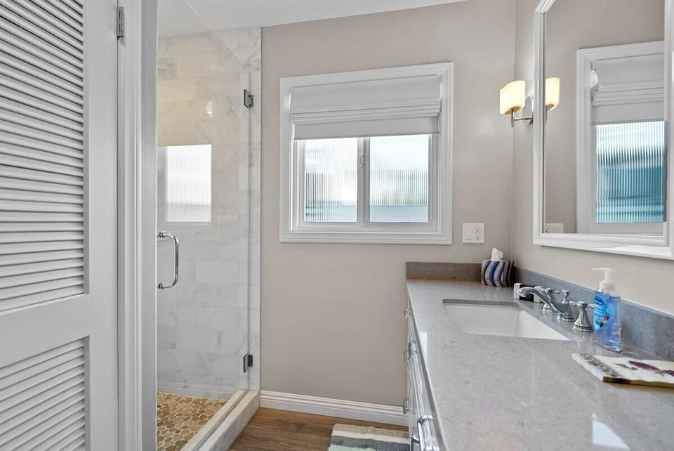 2nd Bathroom