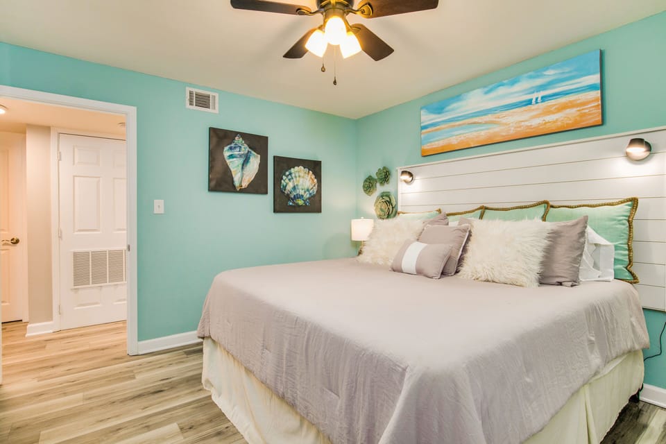 Guest Bedroom; King size bed