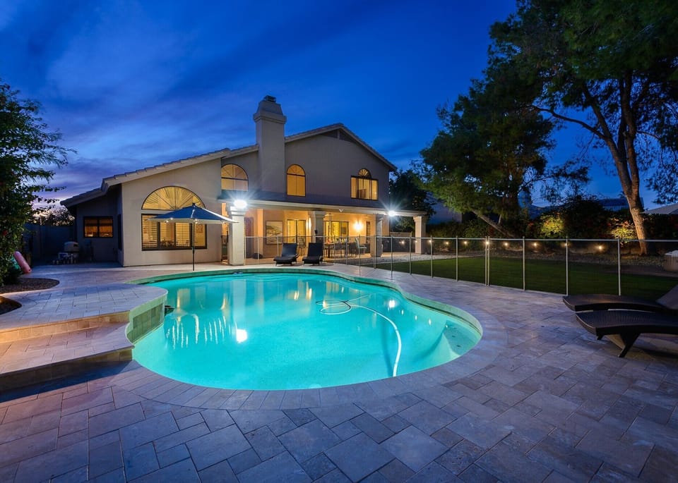 If you're looking for a great house, w/ an amazing location. this is it: Sabrina