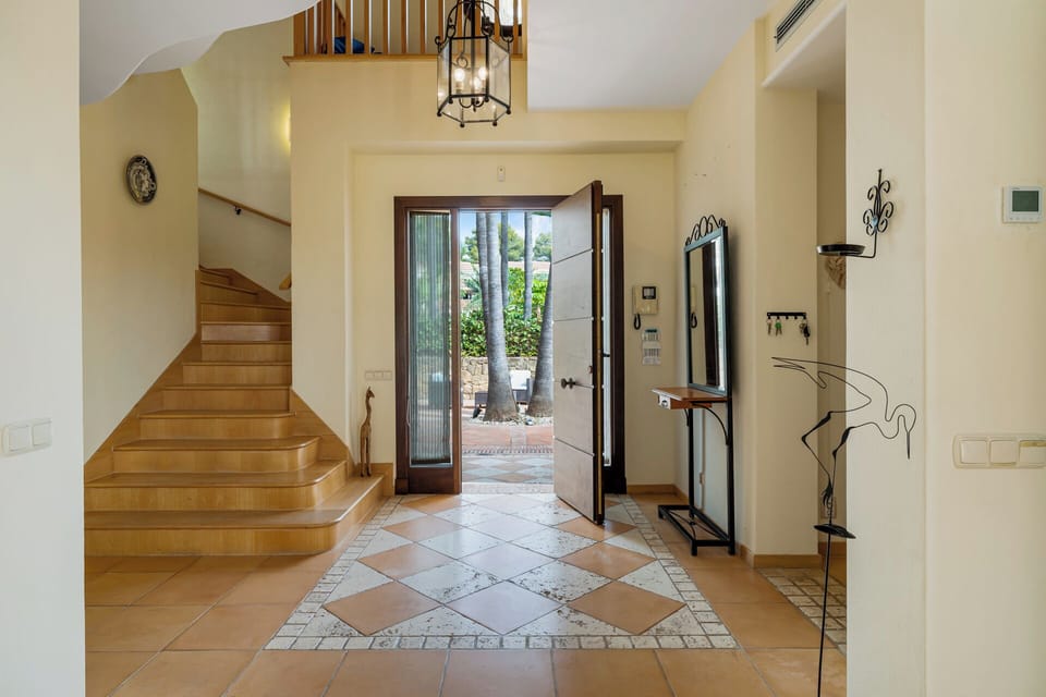 Main entrance to house