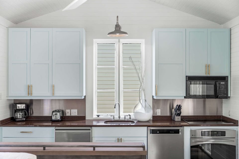 Full kitchen
