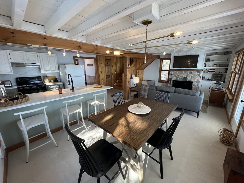 Dining Room & Kitchen