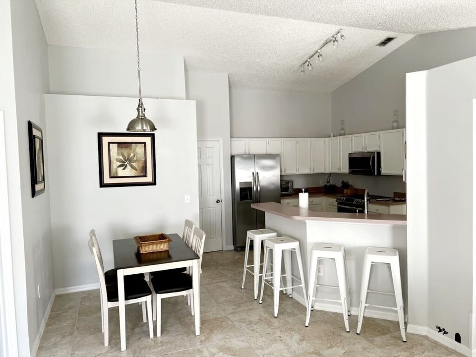 Dinette table