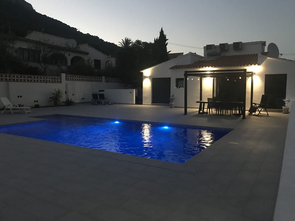 Pool lightning on a summer evening 