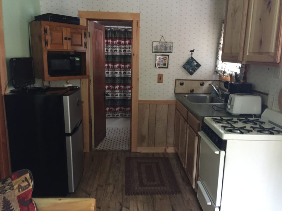 Haven Cottage kitchen and bathroom