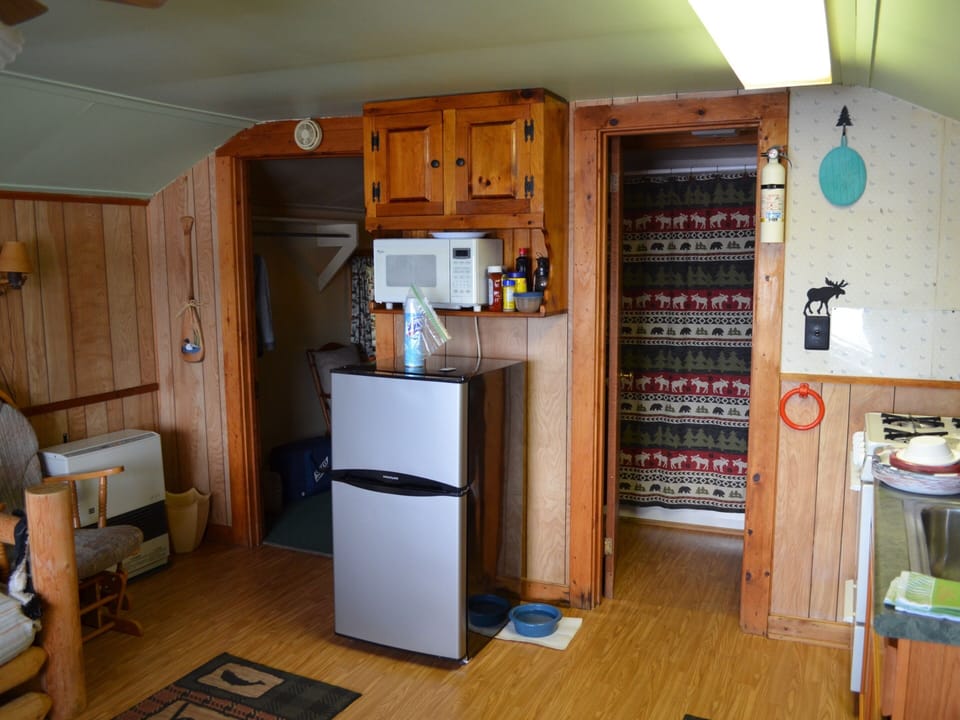 Retreat Cottage kitchen and bath