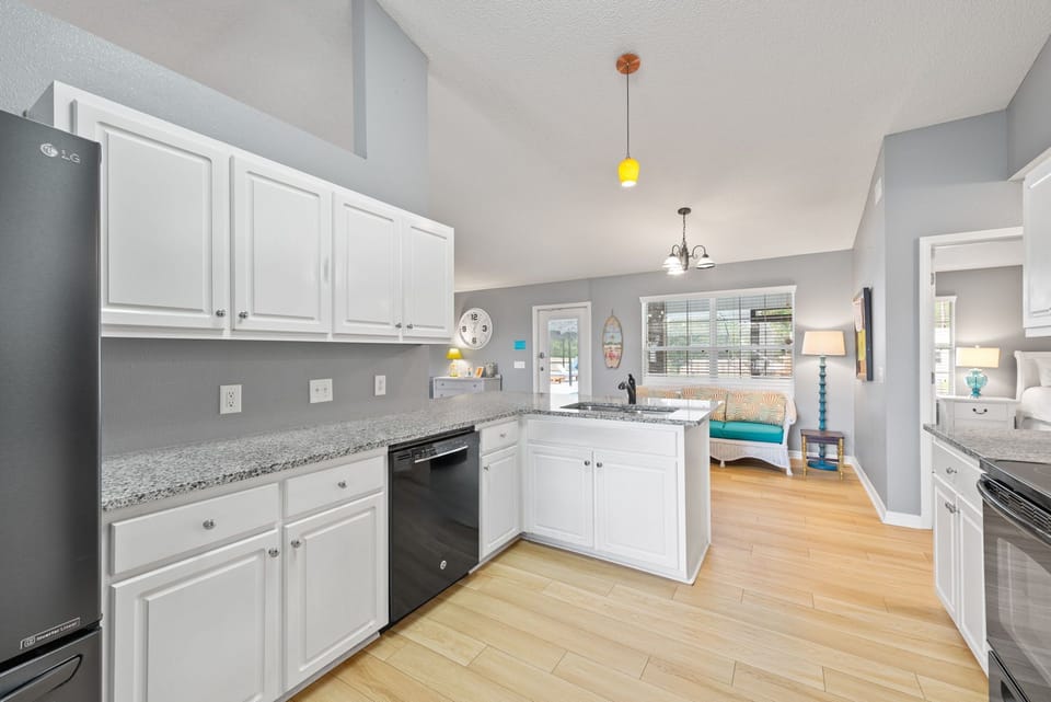 Kitchen has everything you need to prepare homemade meals.