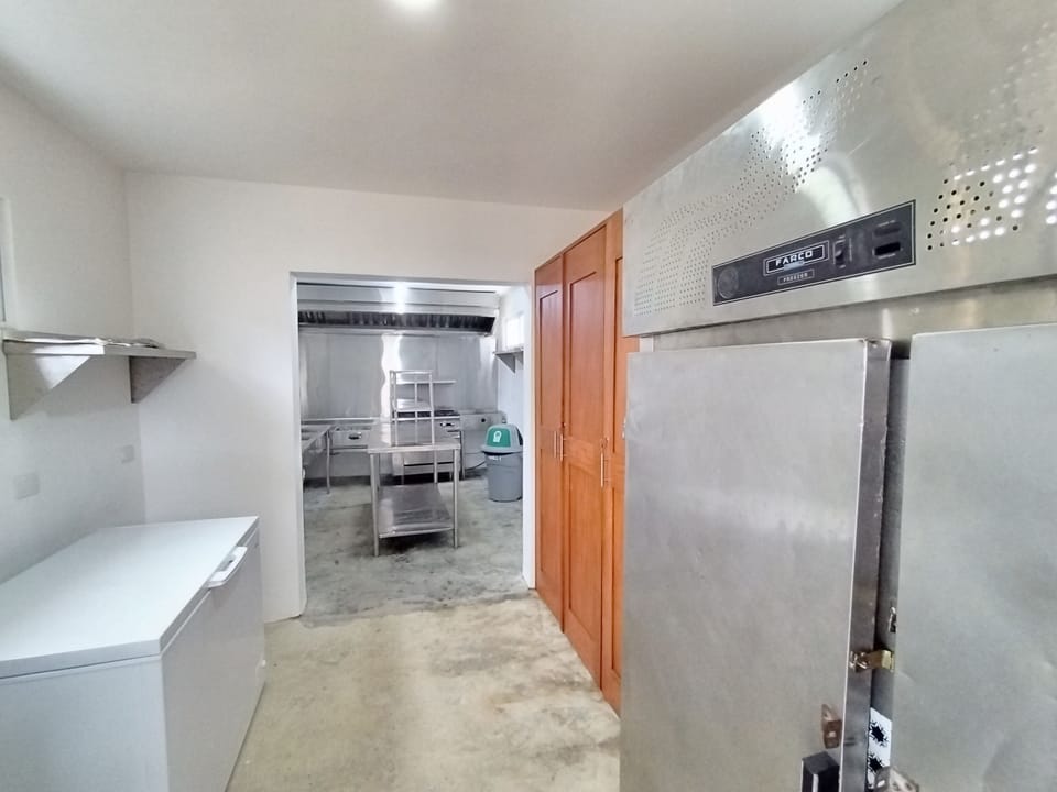 Fully equipped professional kitchen.
