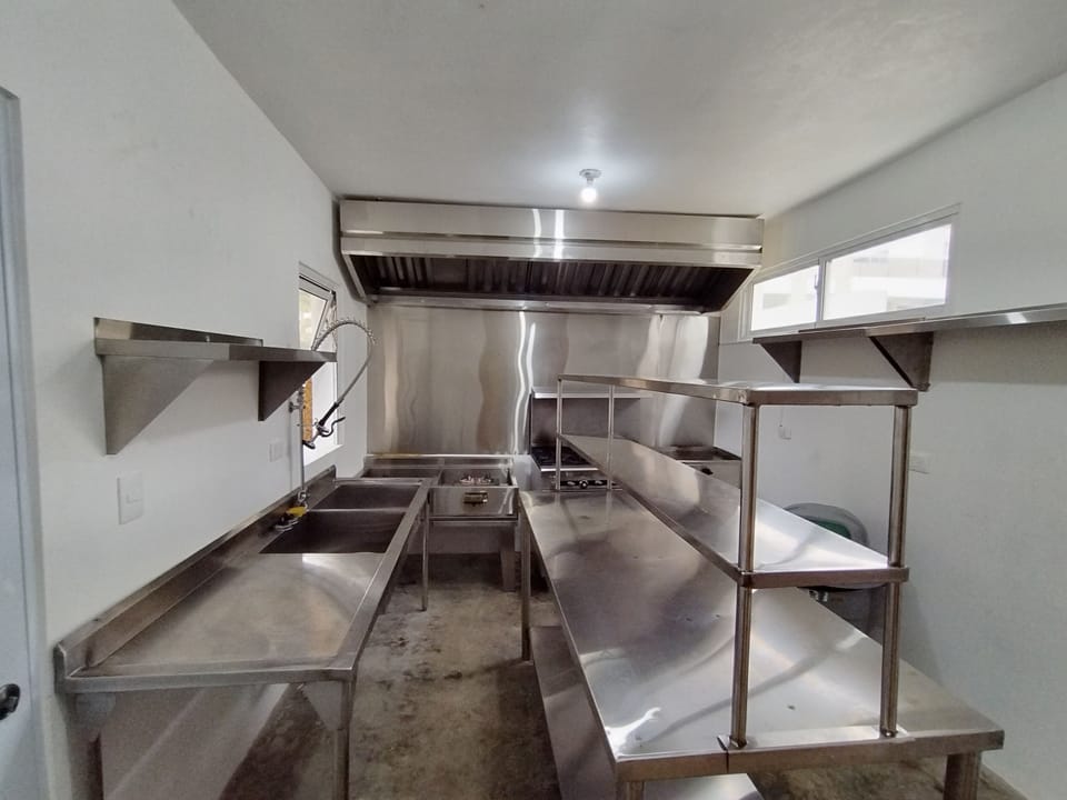 Fully equipped professional kitchen.
