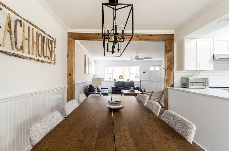 Spacious dining area 