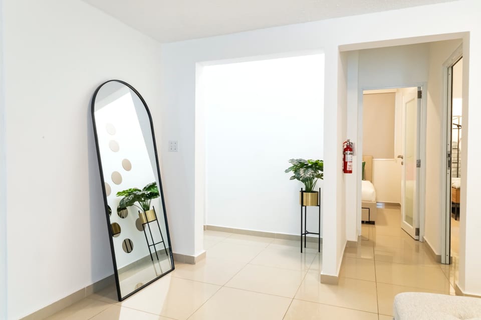 Entrance / Foyer