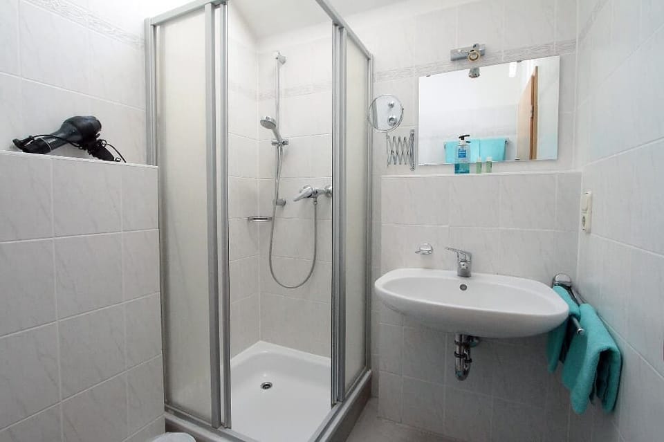 Bright apartment (40 sqm) for up to 3 people with furnished balcony Apartment in Bavaria