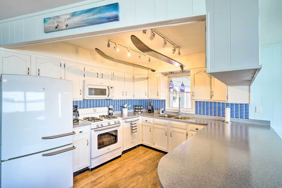 Kitchen | Coffee Maker | Toaster | Crockpot | Blender