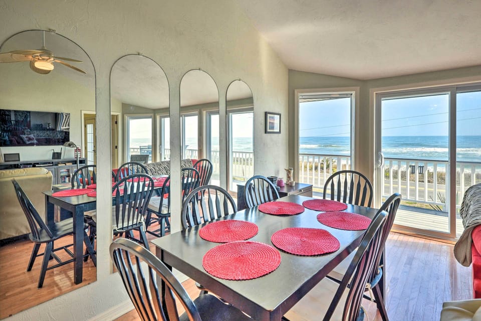 Dining Room | Dishware/Flatware Provided