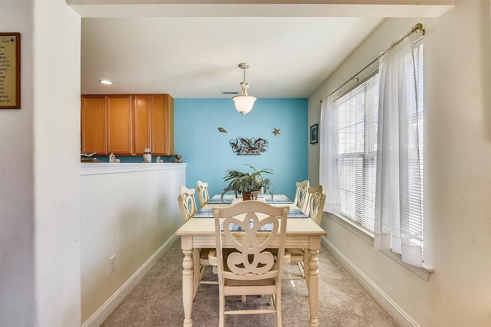 Main Level,Dining Area,