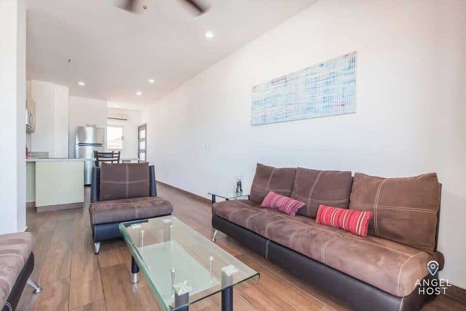 You can sprawl out and relax, plenty of space on the two sofas & the chair