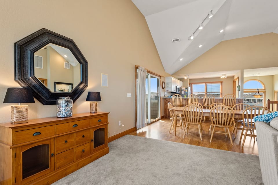 DU407: The Gathering Place | Top Level Dining Area