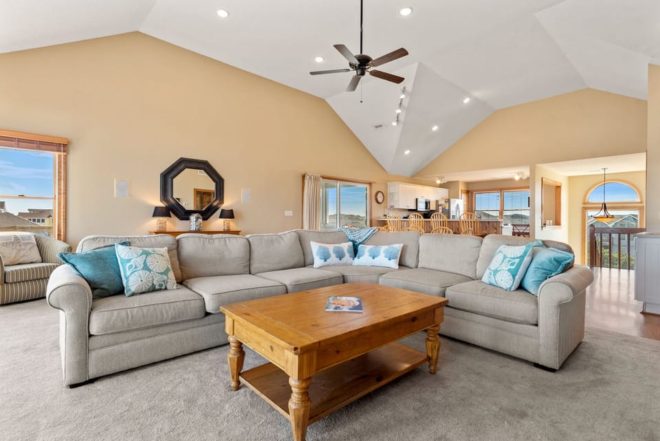 DU407: The Gathering Place | Top Level Living Area