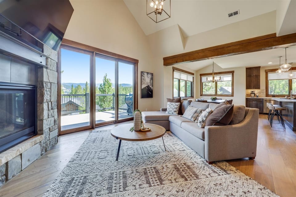 Living Room, Wolverine Lookout, Breckenridge Vacation Rental