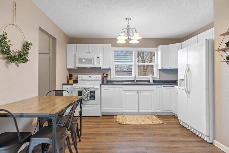 Enjoy the convenience of a well-appointed kitchen during your stay!