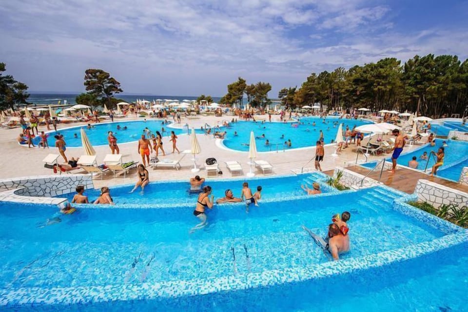 Holiday Home Swimming Pool