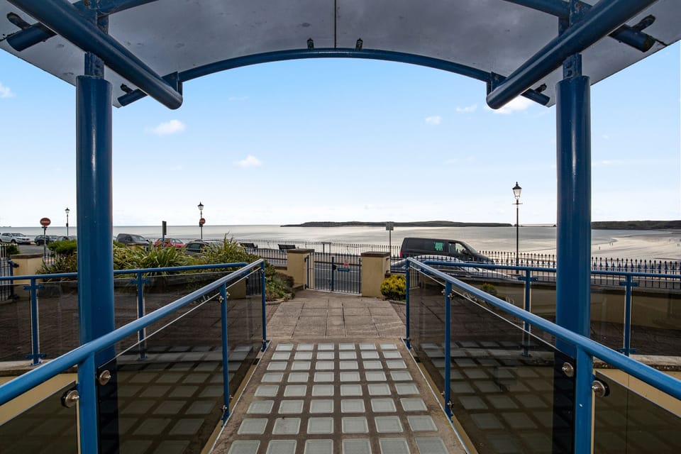 Cosy Seafront Apartment