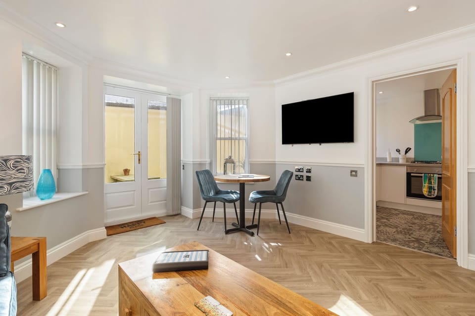 Cosy Seafront Apartment