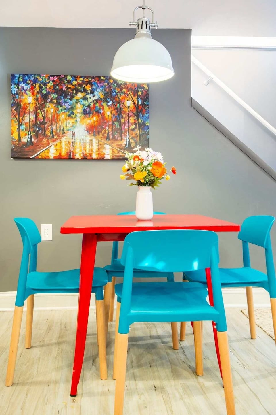 Eat in kitchen table seats 4 plus 3 at breakfast bar.