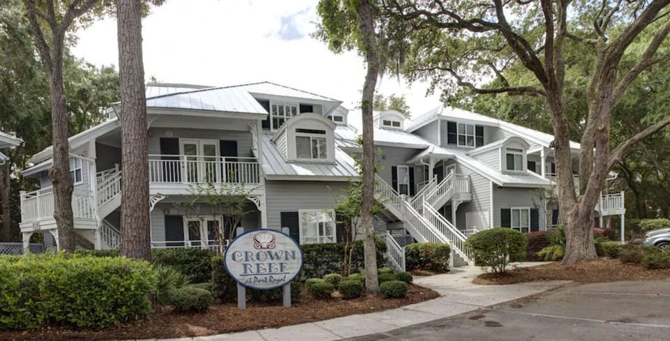 The entrance to your Vacation home begins here 