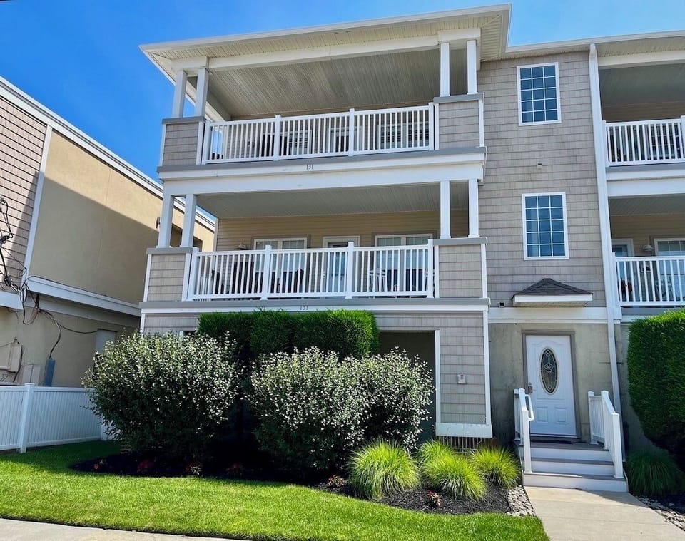 Front entrance (top floor)