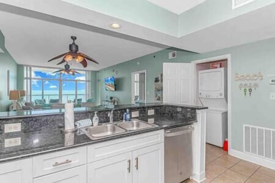 Spacious open floor plan w/ view of ocean.