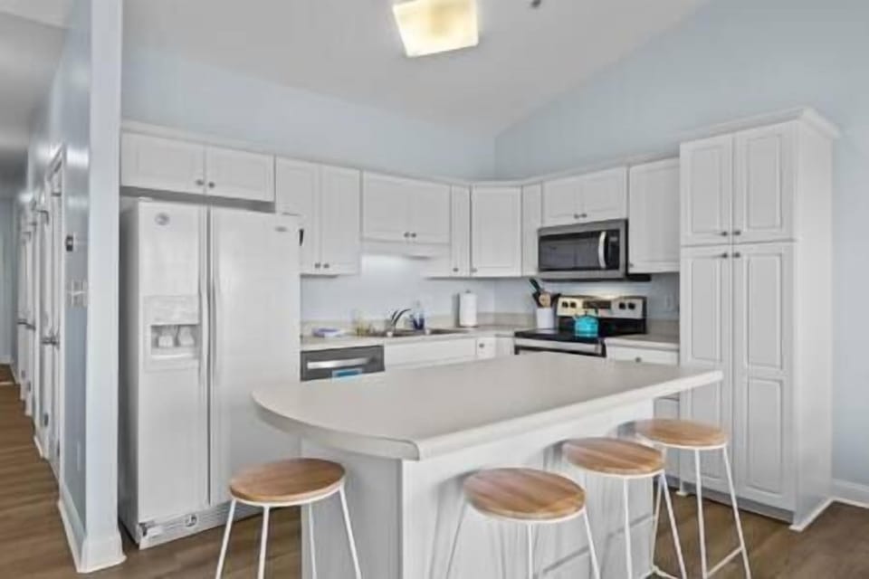 Fully-equipped kitchen