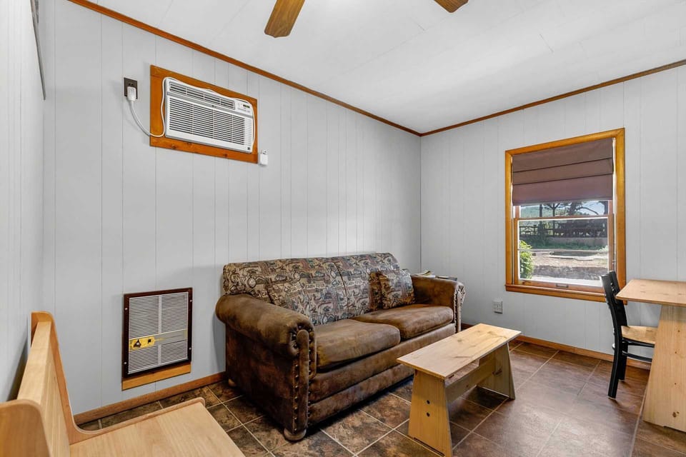 Welcome to the "Red Cedar Cabin" at Hideaway Resort!