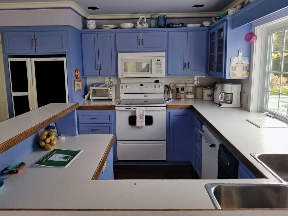 kitchen-dishwasher, microwave, air fryer, oven/stove, compactor, coffeemaker etc