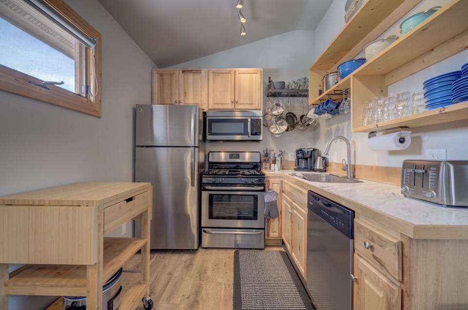 full size kitchen