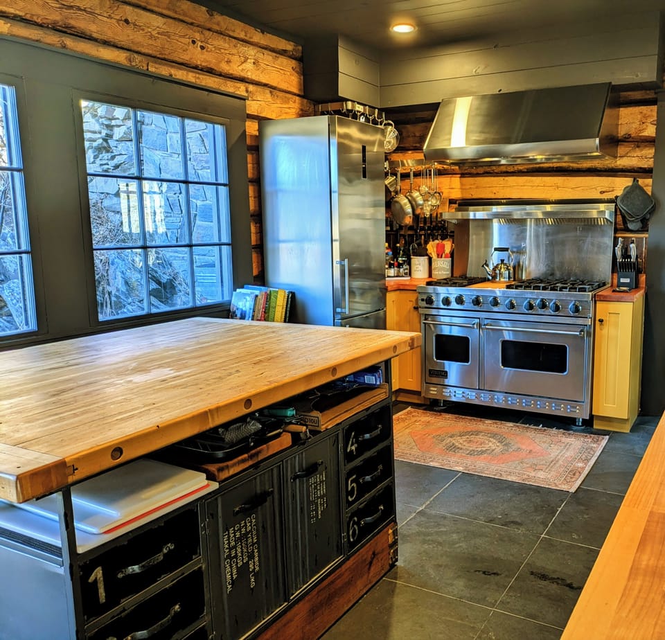 Did we mention the 48" Viking range???