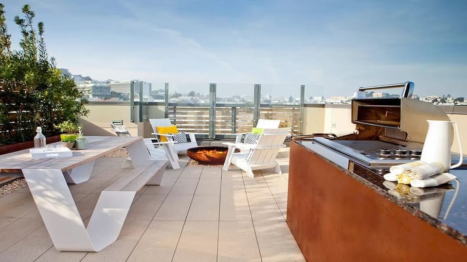 Roof terrace with BBQ and Fire pits