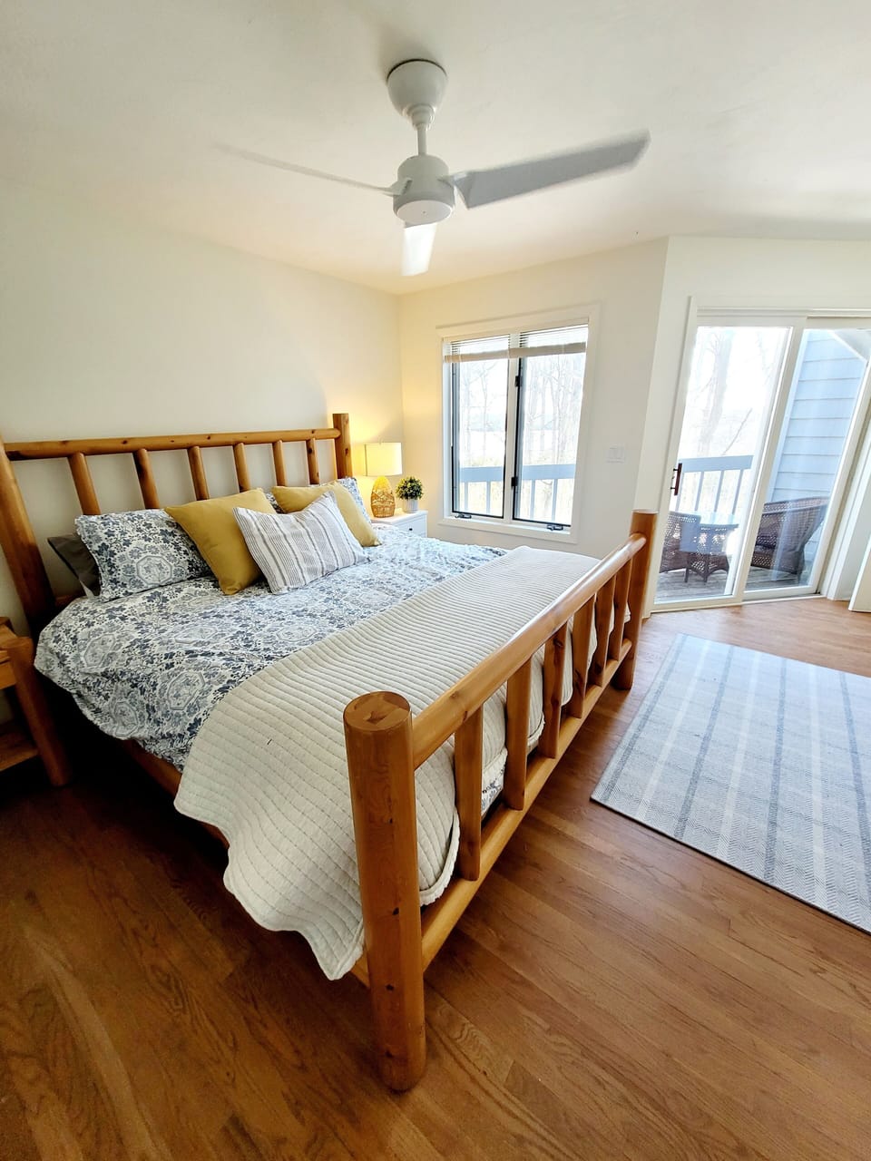 Master suite with gorgeous morning sunshine and private balcony- King Bed