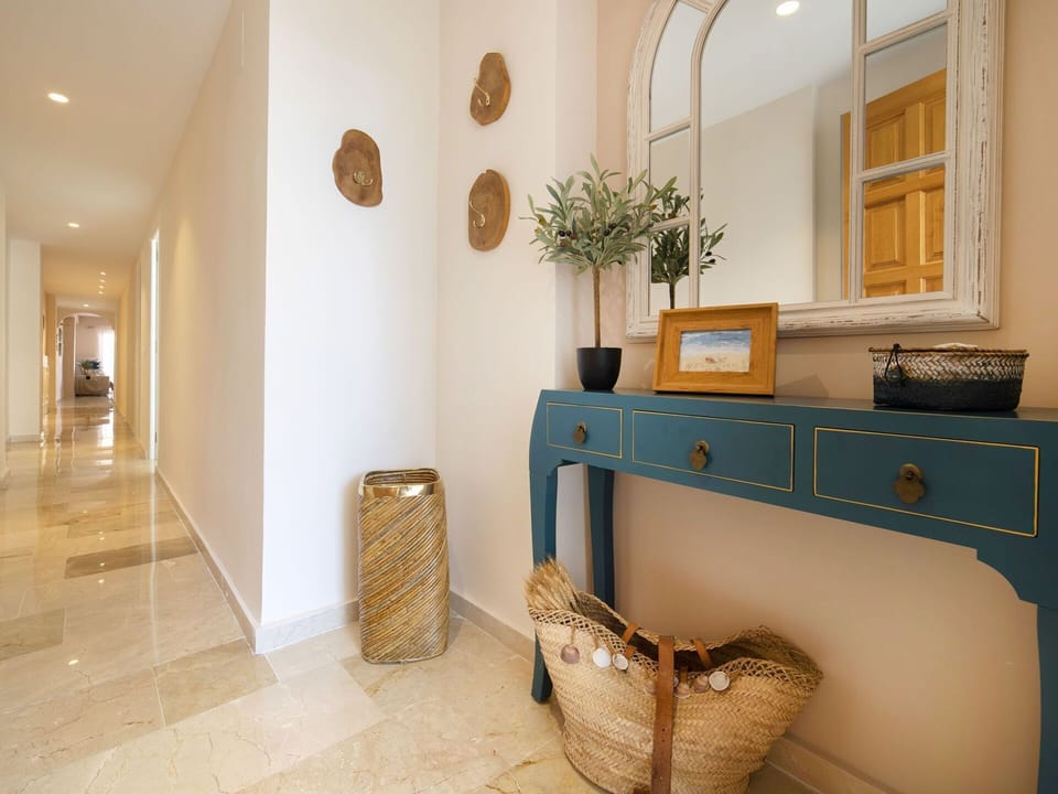 Mirror, Furniture, Property, Plant, Azure, Wood, Building, House, Houseplant, Living Room