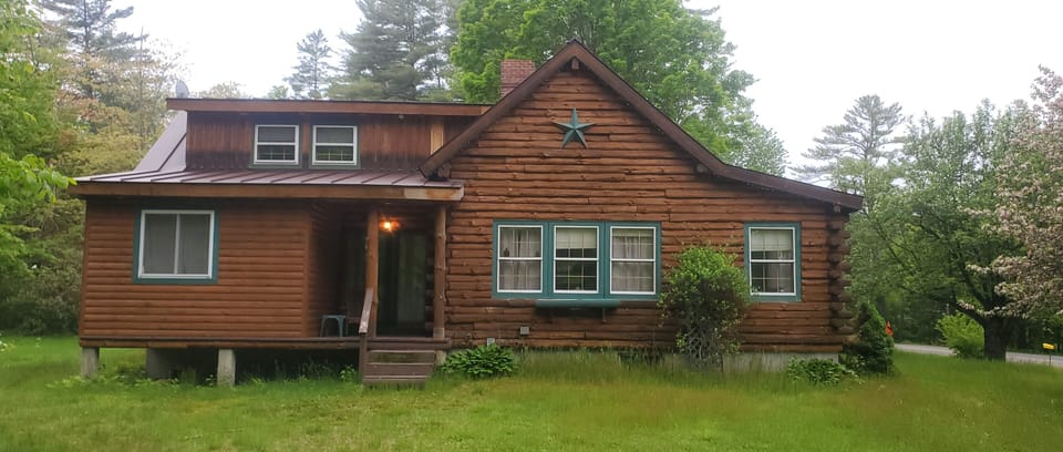 Side view from the cabin and small side porch