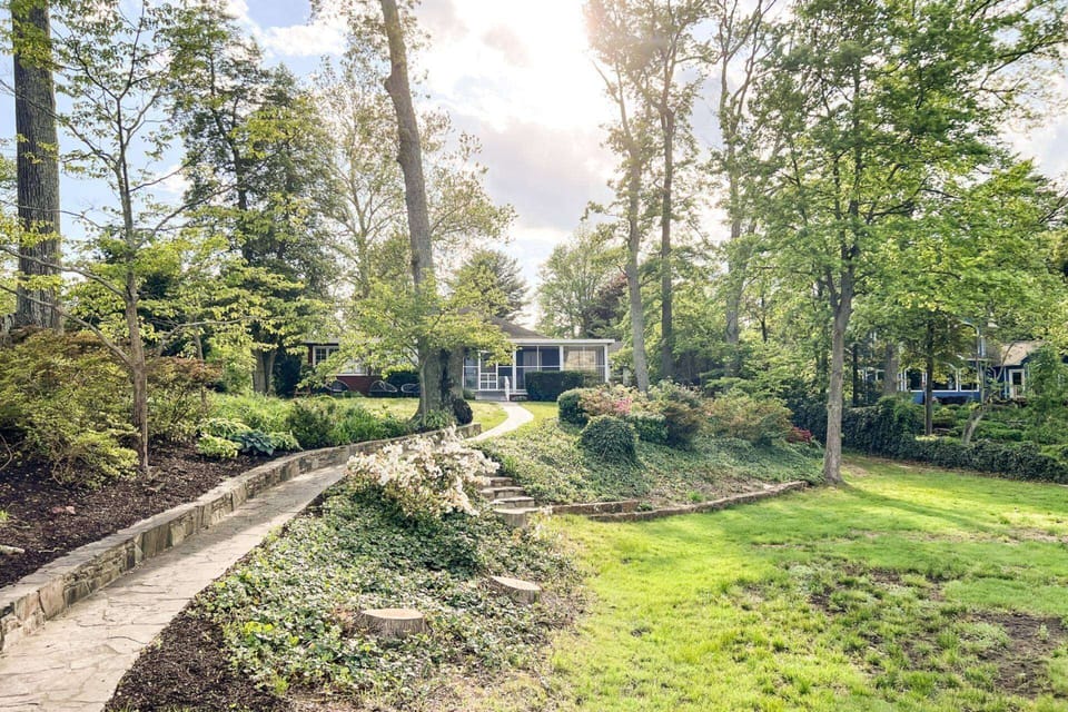 Head outside and explore the 3 acres of private waterfront gardens.