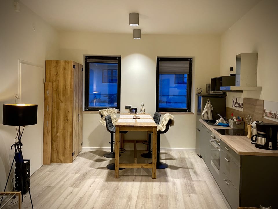 Kitchen with dining bar