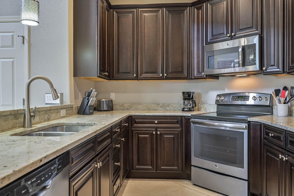 PAS5806 - Fully equipped, upgraded kitchen