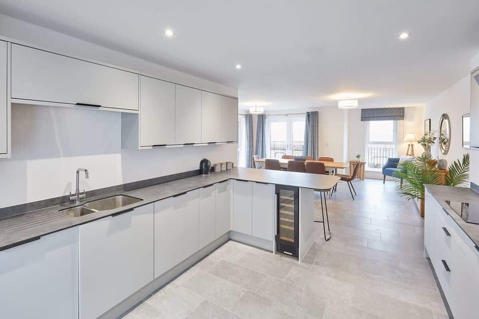 3 Queens Court, Whitley Bay - Host & Stay