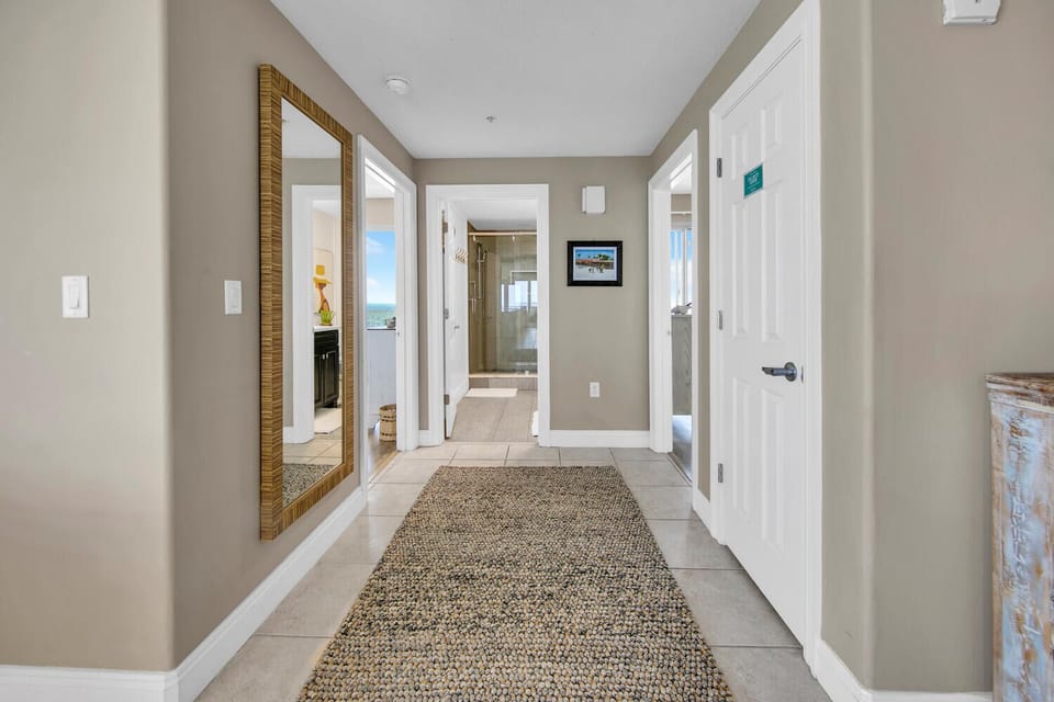 Welcome in to Gulf Crest 2107A