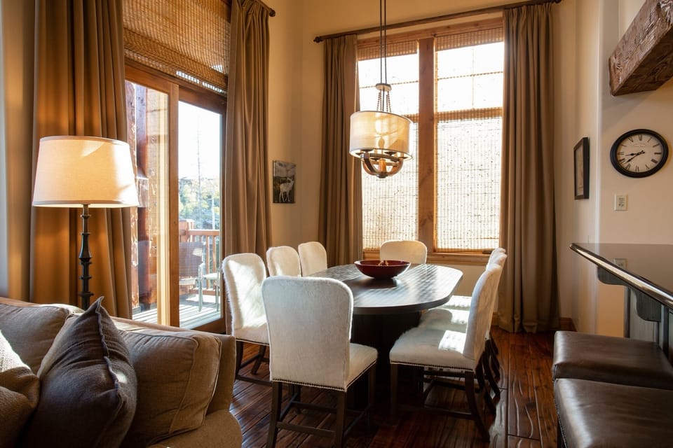 Chair, Furniture, Room, Indoors, Flooring