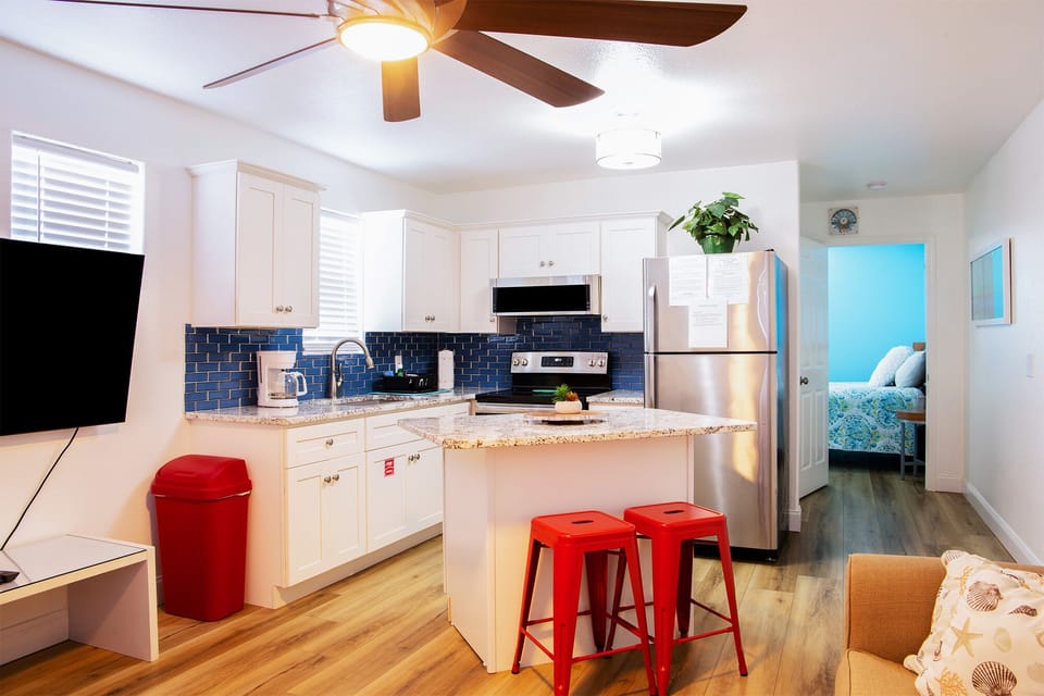 full kitchen