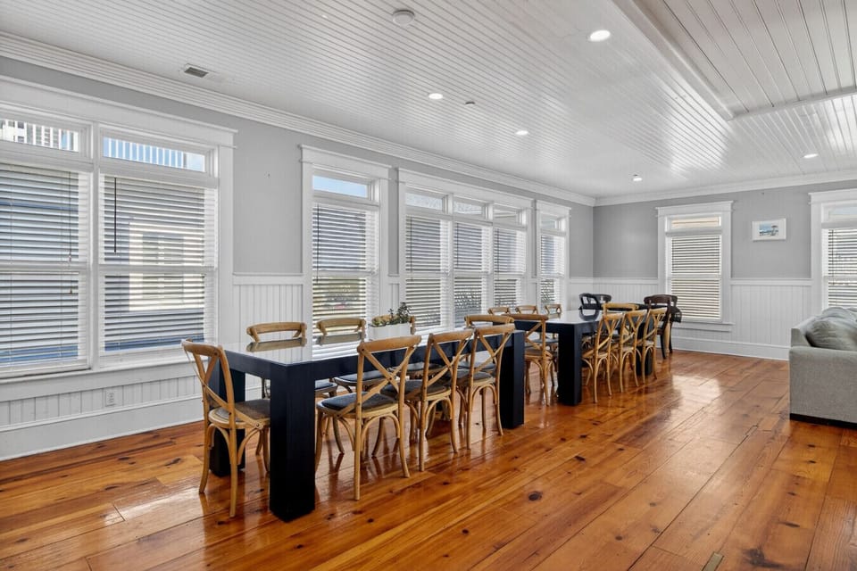 2nd view of dining area
