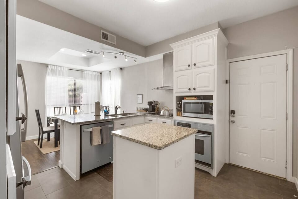 Make those meals and memories in our fully stocked kitchen with stainless steel appliances.