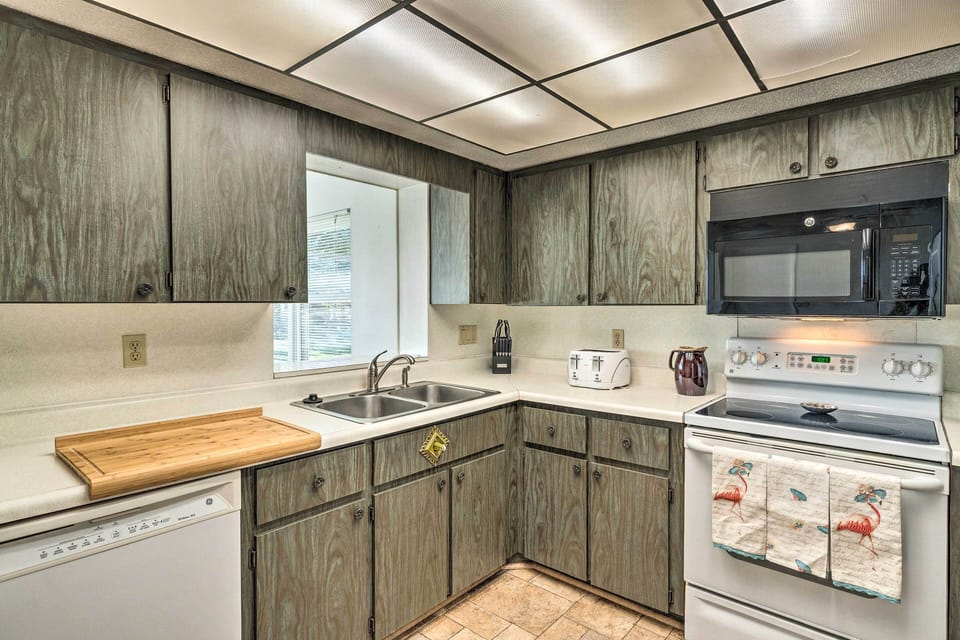 Kitchen | Dishware/Flatware